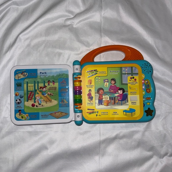 LeapFrog 100 Words Learning Book - Blue and Green - Picture 3 of 4